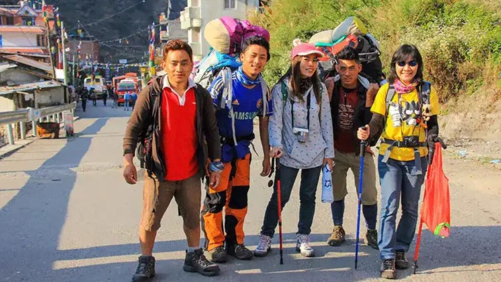 On the Way to Lama Hotel